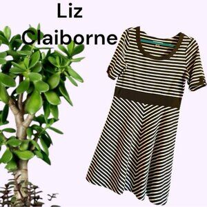 Liz Claiborne Women's Black/WhiteStriped Short Sleeve Fit & Flare Dress SZ: M